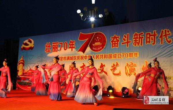 我只是选择不做那个迎合者